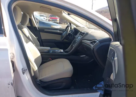 2020 Ford Fusion S z USA, uszkodzony, nr VIN 3FA6P0G79LR159473